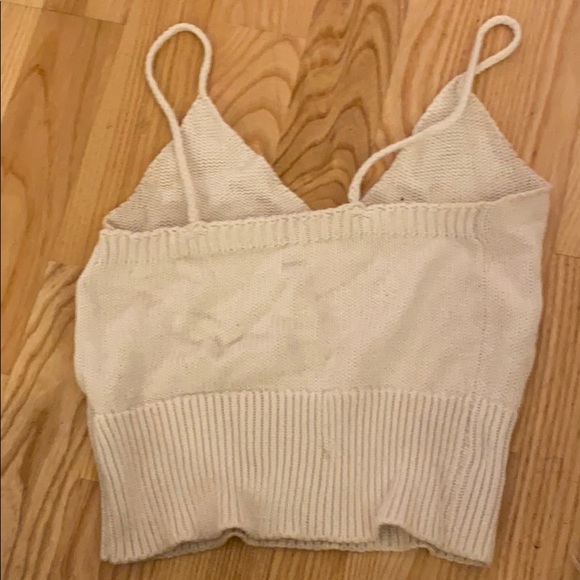 Sexy cropped crotchet off white top - Picture 2 of 4